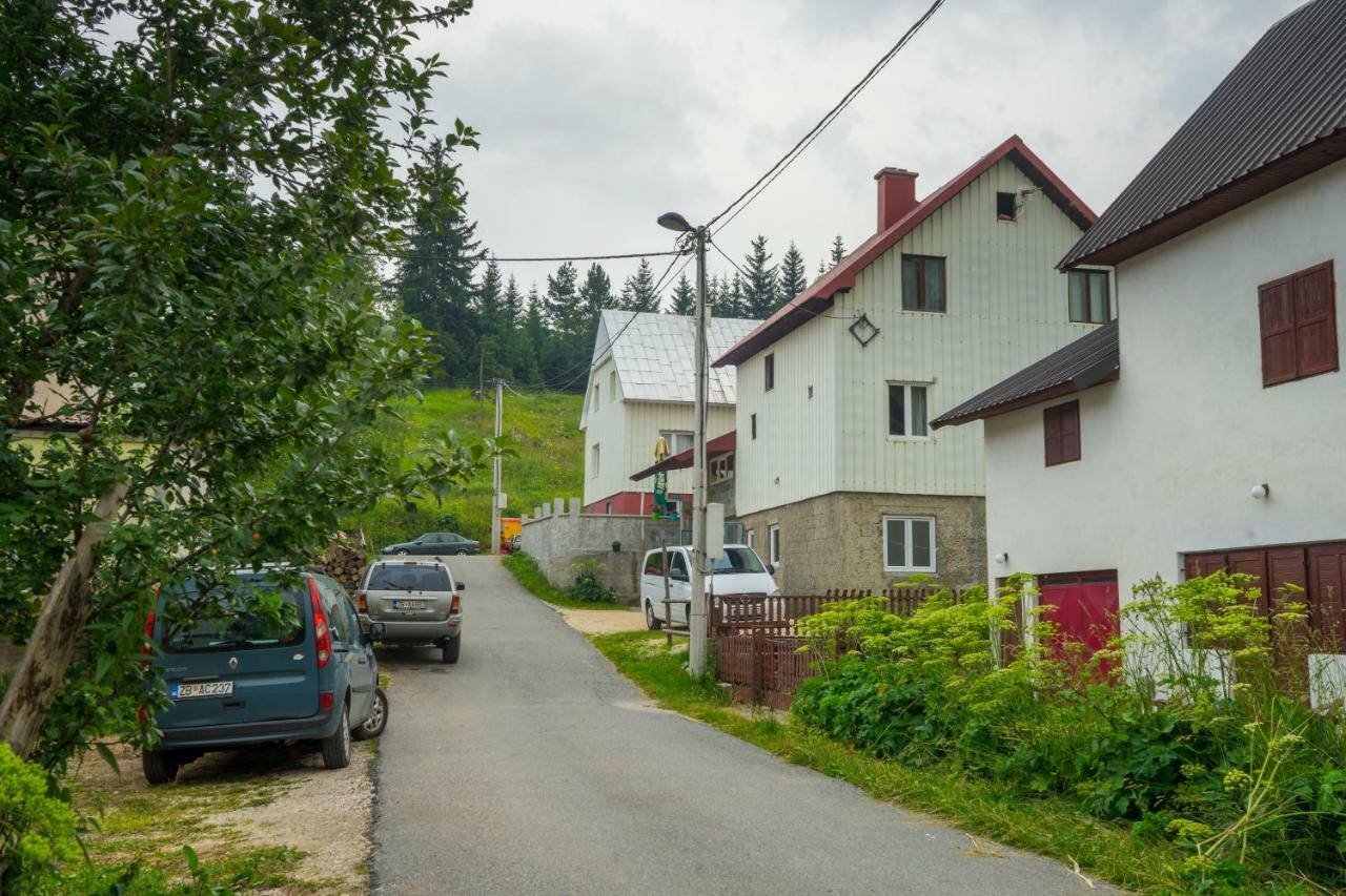 Lara Rooms Žabljak Exterior foto